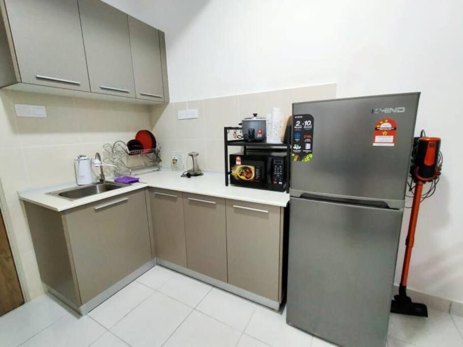 Ss Condostay Residensi Lili, Nilai Nearby Klia, Usim - Infinity Pool, Wifi, Smart Tv 외부 사진