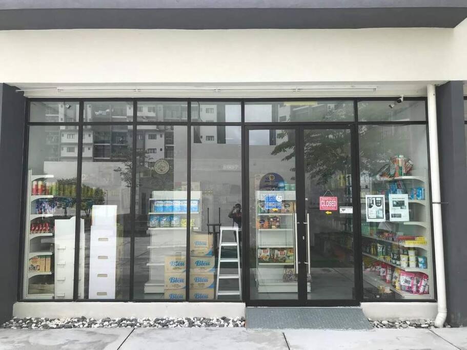 Ss Condostay Residensi Lili, Nilai Nearby Klia, Usim - Infinity Pool, Wifi, Smart Tv 외부 사진
